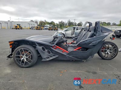 Trzecie zdjęcie samochodu z tyłu: 2016 POLARIS SLINGSHOT SL VIN:57XAAPFA7G5109716 - miniatura