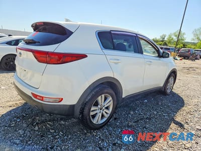 Trzecie zdjęcie samochodu z tyłu: 2017 KIA SPORTAGE LX VIN:KNDPM3AC3H7233144 - miniatura