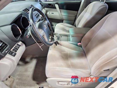 Zdjęcie 7 z 13 samochodu: 2009 TOYOTA HIGHLANDER BASE VIN:JTEES41A592129167 - miniatura