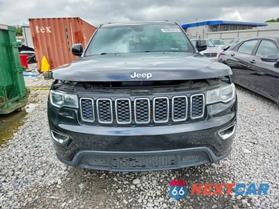 Piąte zdjęcie samochodu w środku: 2017 JEEP GRAND CHEROKEE LAREDO VIN:1C4RJFAG5HC797522 - miniatura