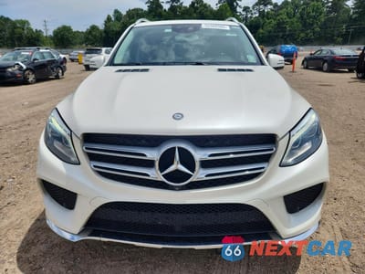 Piąte zdjęcie samochodu w środku: 2017 MERCEDES-BENZ GLE 350 VIN:4JGDA5JB3HA905894 - miniatura