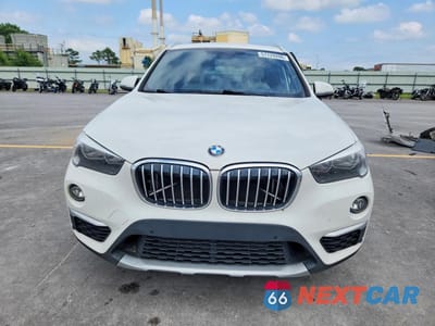 Piąte zdjęcie samochodu w środku: 2018 BMW X1 SDRIVE28I VIN:WBXHT3C33J5K21133 - miniatura