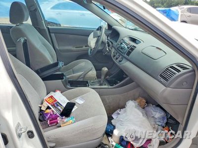 Zdjęcie 7 z 12 samochodu: 2004 TOYOTA CAMRY LE VIN:4T1BE32K84U286443 - miniatura