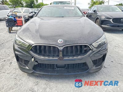 Piąte zdjęcie samochodu w środku: 2023 BMW M8 VIN:WBSAE0C04PCM39107 - miniatura