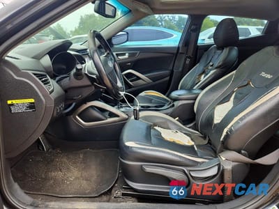 Zdjęcie 7 z 12 samochodu: 2015 HYUNDAI VELOSTER TURBO VIN:KMHTC6AE3FU249259 - miniatura