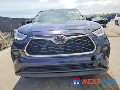 Piąte zdjęcie samochodu w środku: 2021 TOYOTA HIGHLANDER LIMITED VIN:5TDYZRAH7MS527876 - miniatura
