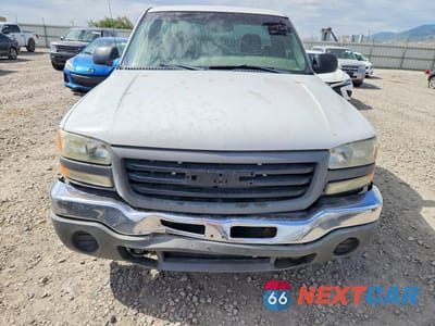 Piąte zdjęcie samochodu w środku: 2004 GMC NEW SIERRA K1500 VIN:1GTEK14X14Z229821 - miniatura