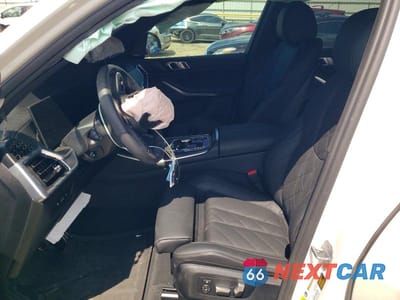 Zdjęcie 7 z 13 samochodu: 2026 BMW X5 XDRIVE50E VIN:5UX43EU02T9129016 - miniatura
