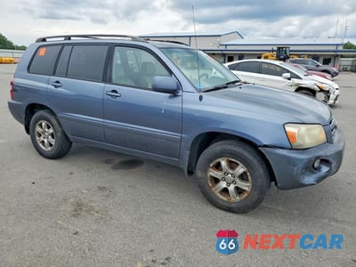 Czwarte zdjęcie samochodu z boku: 2005 TOYOTA HIGHLANDER LIMITED VIN:JTEEP21A050134823 - miniatura