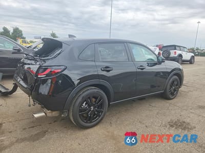 Trzecie zdjęcie samochodu z tyłu: 2026 HONDA HR-V SPORT VIN:3CZRZ2H58TM767096 - miniatura