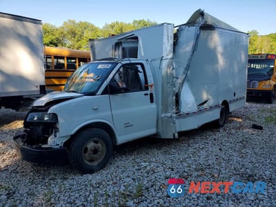 2023 CHEVROLET EXPRESS BOX TRUCK 1HA6GVF72PN010867 - główne zdjęcie licytacji z USA - miniatura