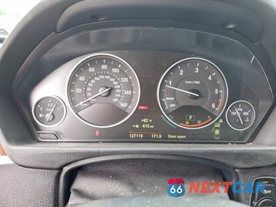 Zdjęcie 9 z 12 samochodu: 2015 BMW 328 D VIN:WBA3D3C5XFK157541 - miniatura
