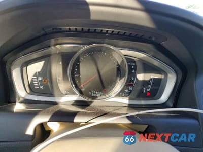 Zdjęcie 9 z 12 samochodu: 2016 VOLVO XC60 T6 PREMIER VIN:YV4902RKXG2788918 - miniatura