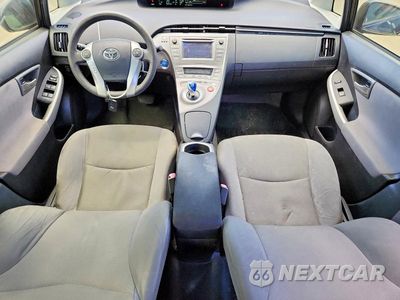 Zdjęcie 8 z 12 samochodu: 2012 TOYOTA PRIUS TWO VIN:JTDKN3DU2C1576406 - miniatura