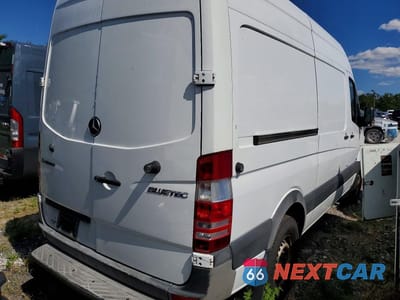 Trzecie zdjęcie samochodu z tyłu: 2012 MERCEDES-BENZ SPRINTER 2500 DELIVERY VAN VIN:WD3PE7CCXC5628048 - miniatura
