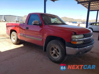 Czwarte zdjęcie samochodu z boku: 1999 CHEVROLET SILVERADO K1500 VIN:1GCEK14T3XZ136462 - miniatura