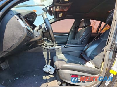Zdjęcie 7 z 12 samochodu: 2013 BMW 550 I VIN:WBAFR9C56DD226602 - miniatura