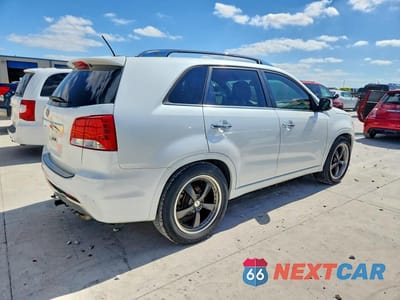 Trzecie zdjęcie samochodu z tyłu: 2012 KIA SORENTO SX VIN:5XYKW4A20CG223040 - miniatura