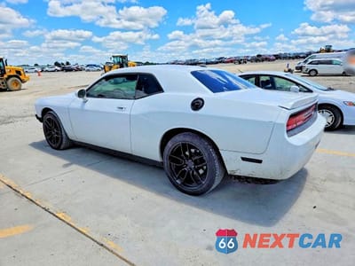 Drugie zdjęcie samochodu z przodu: 2010 DODGE CHALLENGER SE VIN:2B3CJ4DVXAH323333 - miniatura