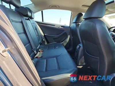 Zdjęcie 10 z 12 samochodu: 2017 VOLKSWAGEN JETTA SEL VIN:3VWL17AJ0HM405338 - miniatura