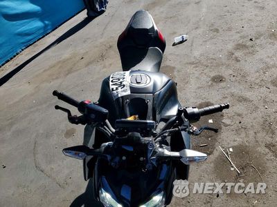 Piąte zdjęcie samochodu w środku: 2021 KAWASAKI ZR900 F VIN:ML5ZRDF12MDA48101 - miniatura