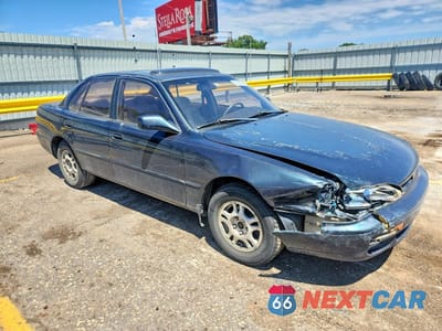 Czwarte zdjęcie samochodu z boku: 1995 TOYOTA CAMRY LE VIN:4T1SK12E8SU486274 - miniatura