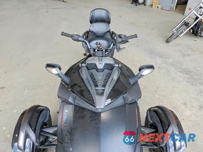 Piąte zdjęcie samochodu w środku: 2016 CAN-AM SPYDER ROADSTER F3 VIN:2BXRDDD26GV000459 - miniatura