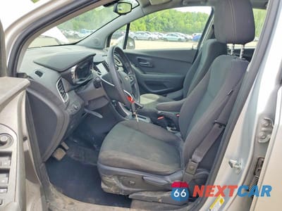 Zdjęcie 7 z 13 samochodu: 2018 CHEVROLET TRAX LS VIN:3GNCJNSB7JL223203 - miniatura