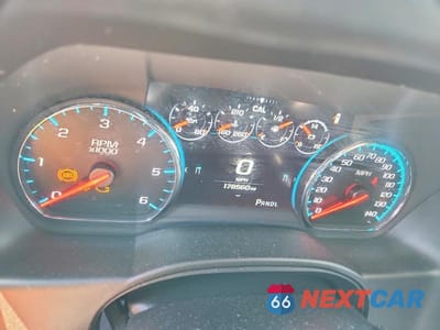 Zdjęcie 9 z 13 samochodu: 2017 CHEVROLET SUBURBAN K1500 LT VIN:1GNSKHKC9HR343820 - miniatura