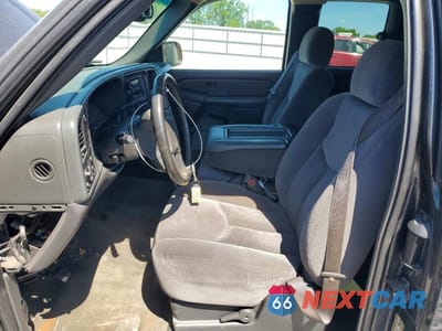 Zdjęcie 7 z 12 samochodu: 2004 GMC NEW SIERRA K1500 VIN:1GTEK19TX4E188716 - miniatura