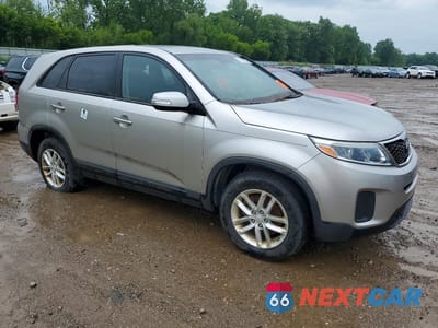 Czwarte zdjęcie samochodu z boku: 2014 KIA SORENTO LX VIN:5XYKT3A62EG485408 - miniatura