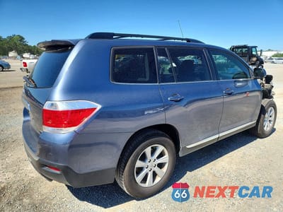 Trzecie zdjęcie samochodu z tyłu: 2012 TOYOTA HIGHLANDER BASE VIN:5TDZK3EH8CS085401 - miniatura