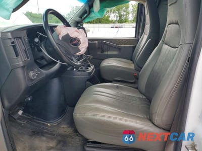 Zdjęcie 7 z 13 samochodu: 2023 GMC SAVANA G2500 VIN:1GTW7BFPXP1162454 - miniatura