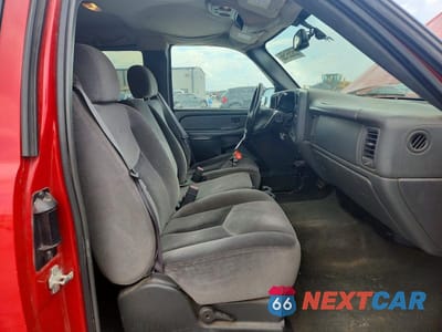 Zdjęcie 7 z 12 samochodu: 2004 GMC NEW SIERRA C1500 VIN:2GTEC19V841419273 - miniatura