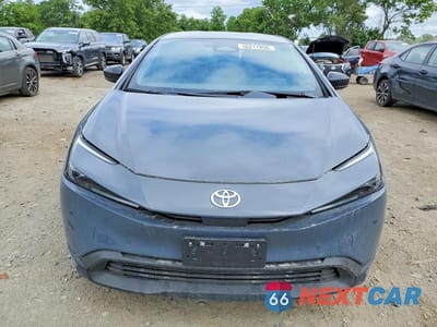 Piąte zdjęcie samochodu w środku: 2025 TOYOTA PRIUS LE VIN:JTDACAAU4S3050369 - miniatura