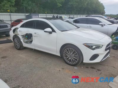 Czwarte zdjęcie samochodu z boku: 2024 MERCEDES-BENZ CLA 250 VIN:W1K5J4GB0RN454014 - miniatura