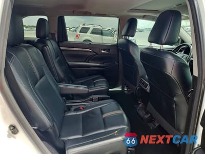 Zdjęcie 10 z 13 samochodu: 2018 TOYOTA HIGHLANDER SE VIN:5TDJZRFH5JS489053 - miniatura