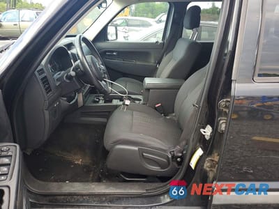 Zdjęcie 7 z 13 samochodu: 2011 JEEP LIBERTY SPORT VIN:1J4PN2GK3BW529780 - miniatura
