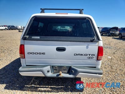Zdjęcie 6 z 11 samochodu: 2004 DODGE DAKOTA QUAD SPORT VIN:1D7HL38K44S777556 - miniatura