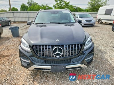 Piąte zdjęcie samochodu w środku: 2017 MERCEDES-BENZ GLE 550E 4MATIC VIN:4JGDA6DB7HA838427 - miniatura