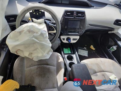 Zdjęcie 8 z 12 samochodu: 2016 TOYOTA PRIUS TWO VIN:JTDKBRFU4G3515917 - miniatura