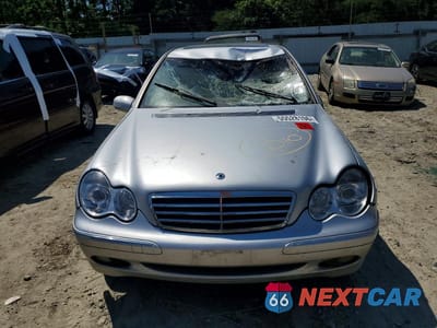 Piąte zdjęcie samochodu w środku: 2002 MERCEDES-BENZ C 240 VIN:WDBRF61J52F166142 - miniatura
