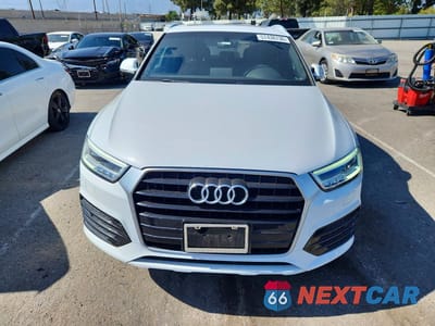 Piąte zdjęcie samochodu w środku: 2018 AUDI Q3 PREMIUM PLUS VIN:WA1JCCFS1JR032663 - miniatura