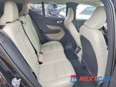 Zdjęcie 10 z 12 samochodu: 2023 VOLVO XC40 PLUS VIN:YV4L12UN1P2943134 - miniatura