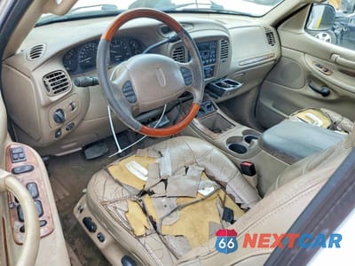 Zdjęcie 8 z 13 samochodu: 2001 LINCOLN NAVIGATOR VIN:5LMFU28R21LJ20243 - miniatura