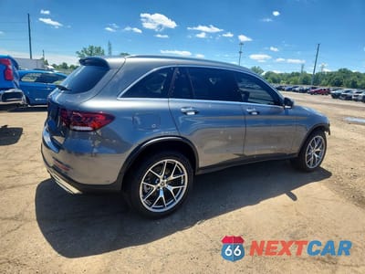 Trzecie zdjęcie samochodu z tyłu: 2021 MERCEDES-BENZ GLC 300 4MATIC VIN:W1N0G8EB4MF919323 - miniatura