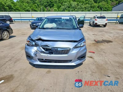 Piąte zdjęcie samochodu w środku: 2018 SUBARU IMPREZA VIN:4S3GTAA64J3748295 - miniatura