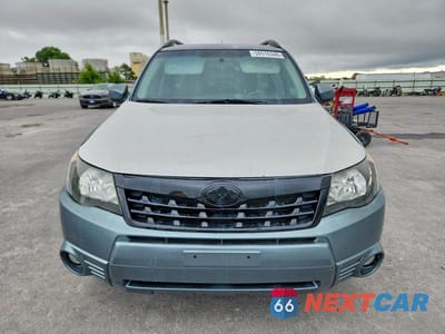 Piąte zdjęcie samochodu w środku: 2011 SUBARU FORESTER 2.5X PREMIUM VIN:JF2SHBCC7BH734238 - miniatura