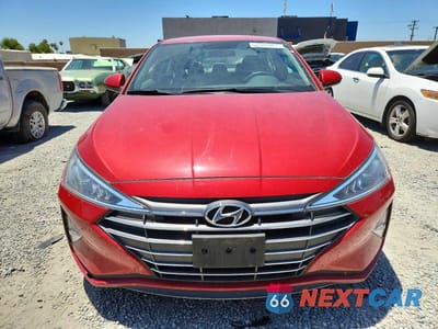 Piąte zdjęcie samochodu w środku: 2019 HYUNDAI ELANTRA SE VIN:5NPD74LF2KH411183 - miniatura