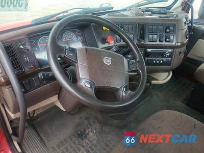 Zdjęcie 9 z 10 samochodu: 2018 VOLVO VN VNL VIN:4V4NC9EG7JN996980 - miniatura